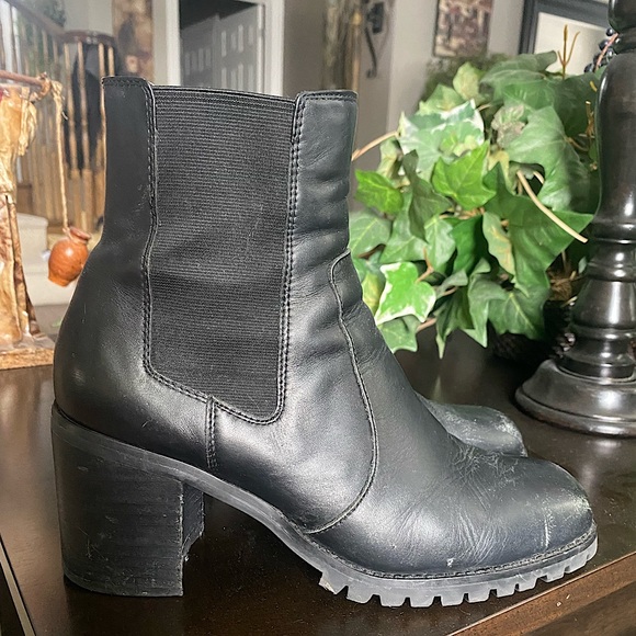 Urban Outfitters Leather Ankle-Boots - Picture 1 of 4